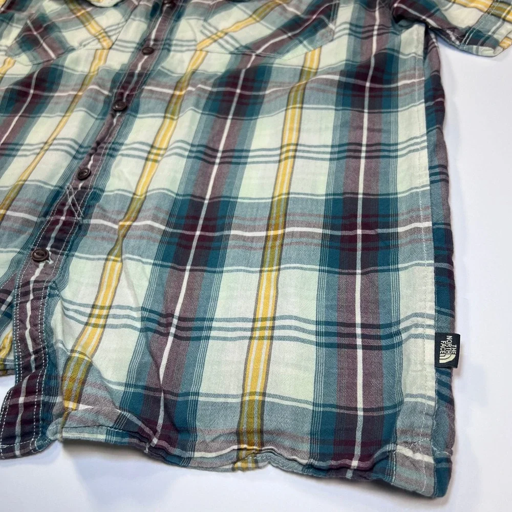The North Face Plaid Button Down Shirt Mens Medium Short Sleeve TNF Hiking
